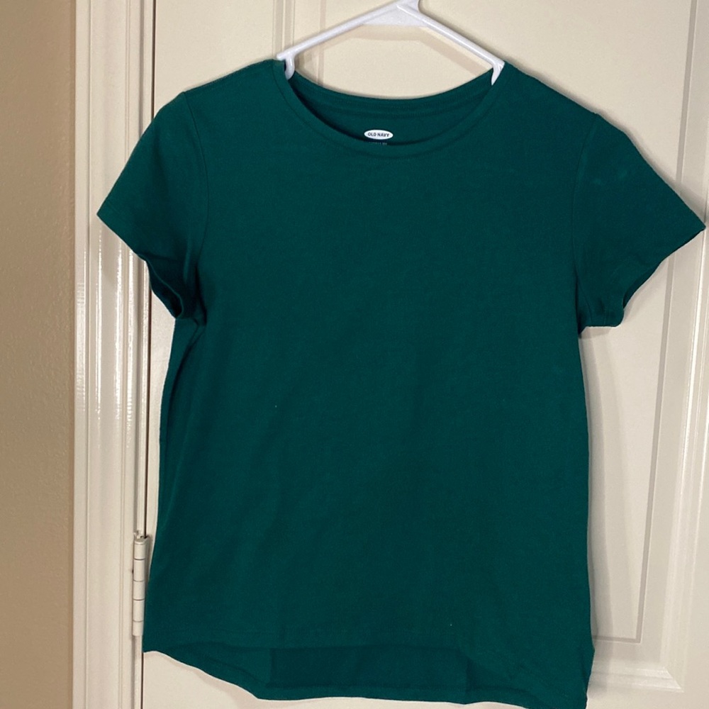 Old Navy girls short sleeve shirt.